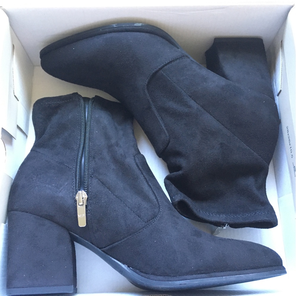 Black Pointy Heel Boots
